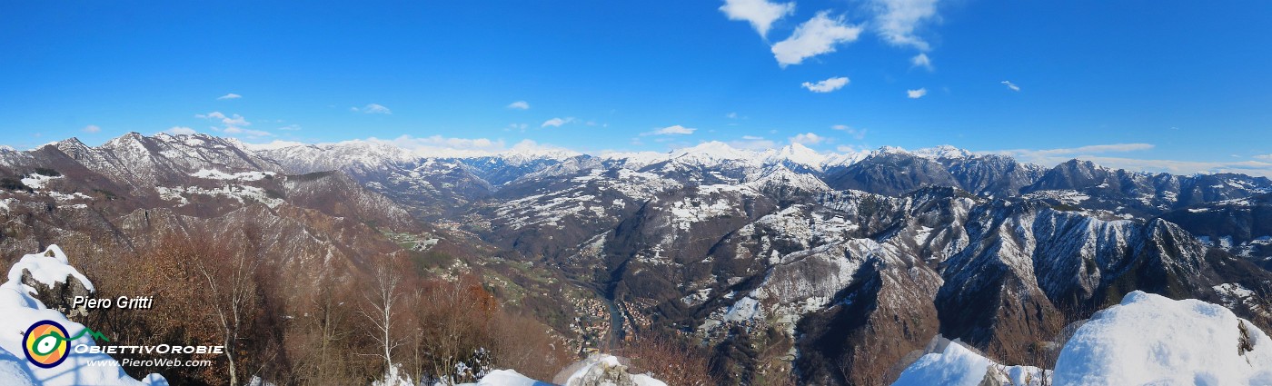48 Gran bella vista panoramica dal Monte Zucco.jpg
